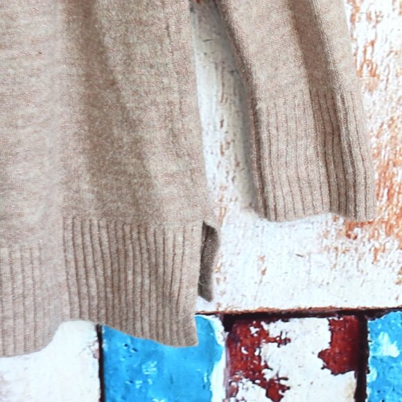 Women's Lauren Conrad Sweater Long Sleeve Heart MEDIUM Taupe Cream - Picture 10 of 13